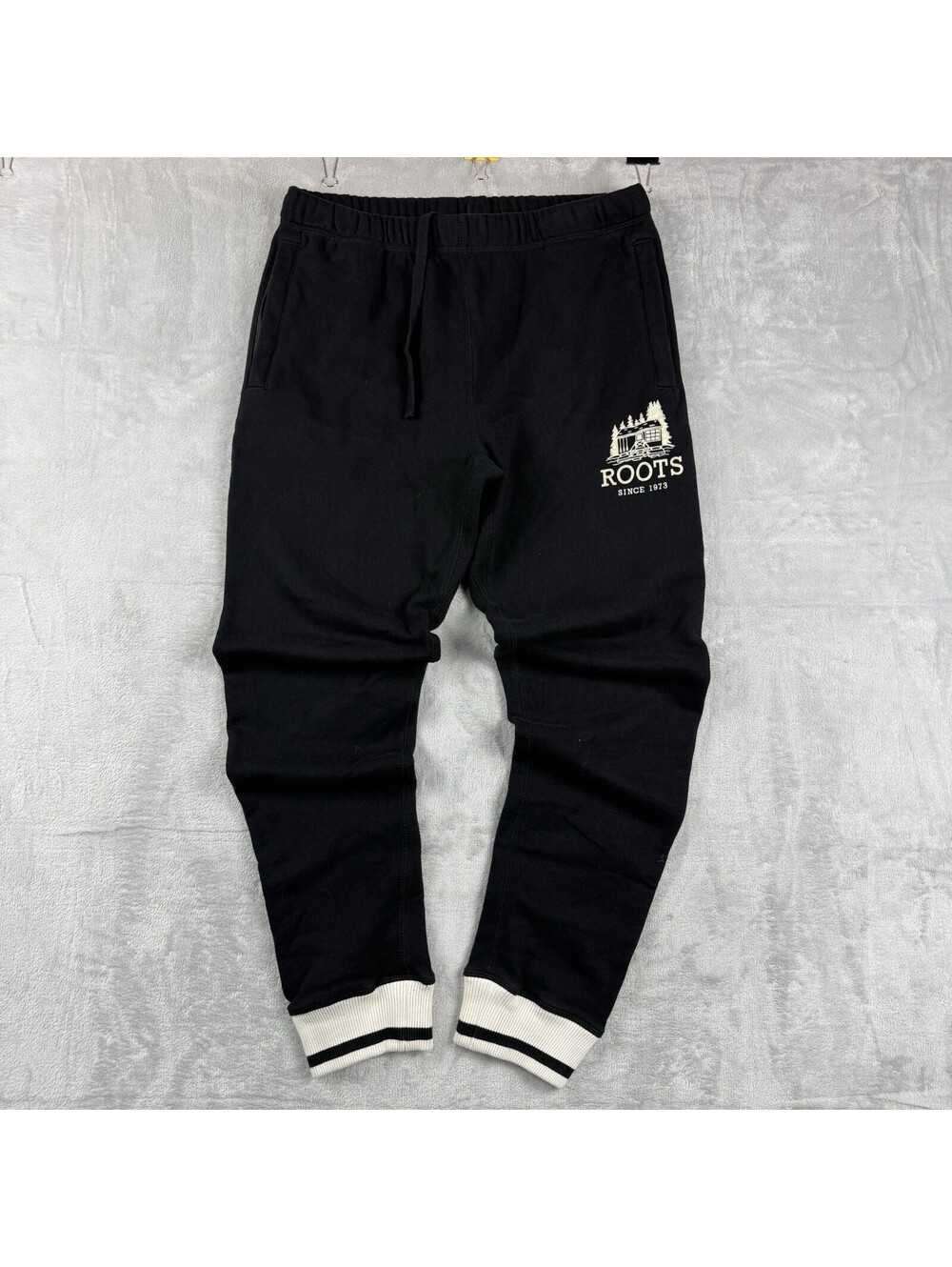 Roots Cabin 50 Years Men’s M Black Fleece Jogger Sweatpants Embroidered Logo RLX